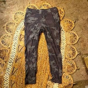Prana Halle jogger Camo